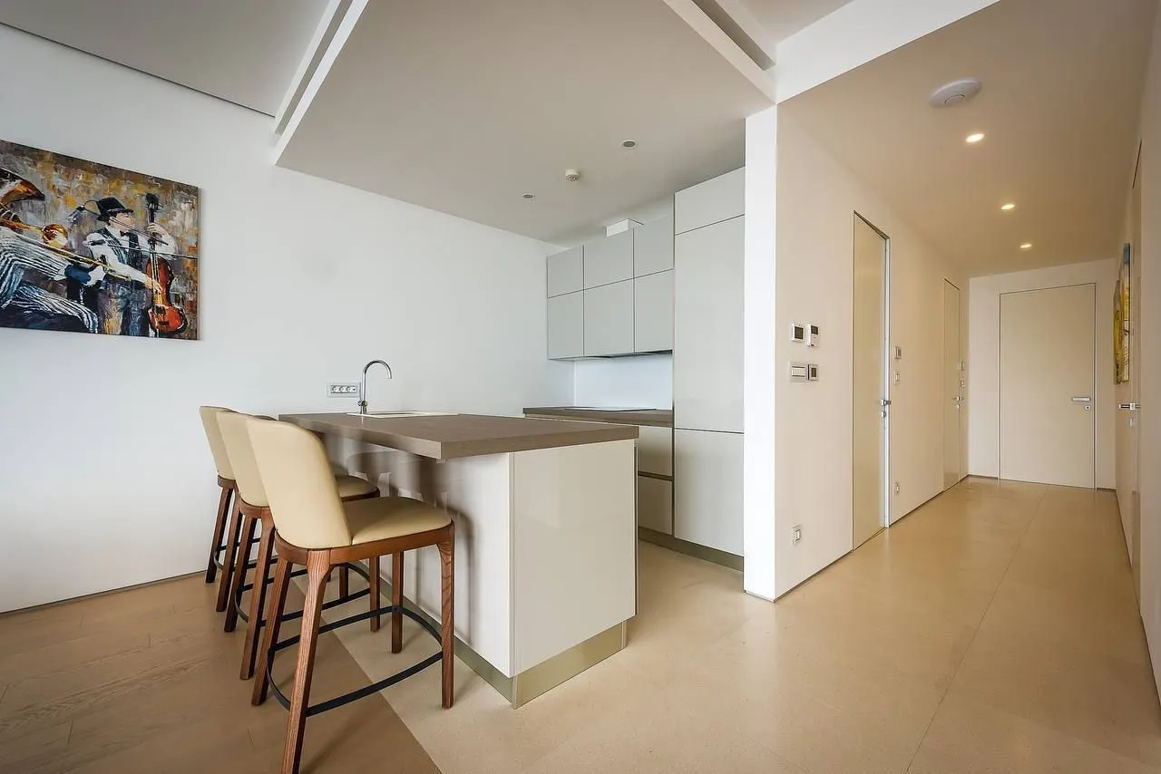 Rent, two bedroom apartment, 198m², Dukley Gardens, Budva