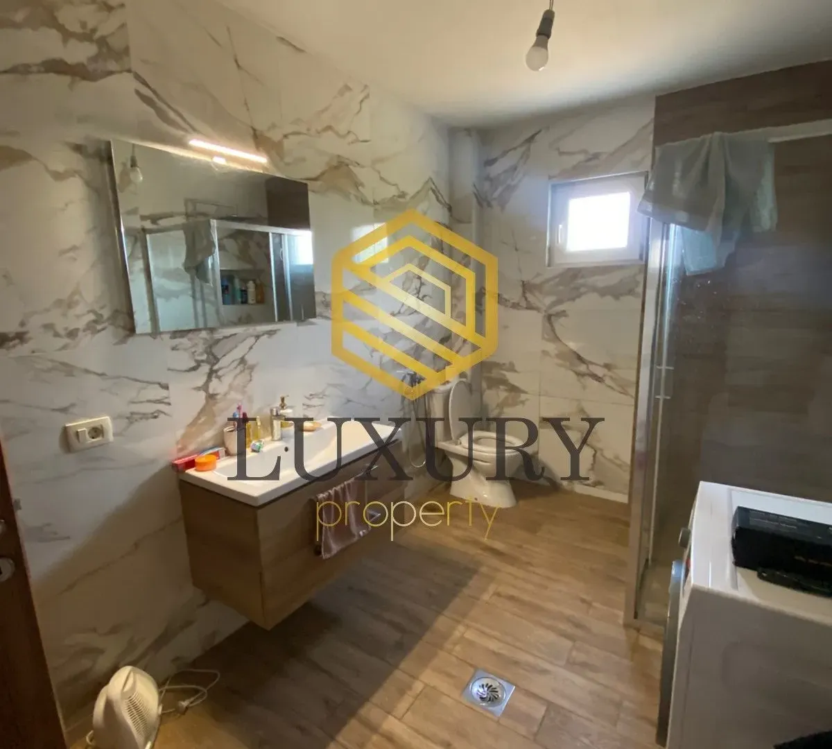 Sale, house, 280m², Zeta, Podgorica