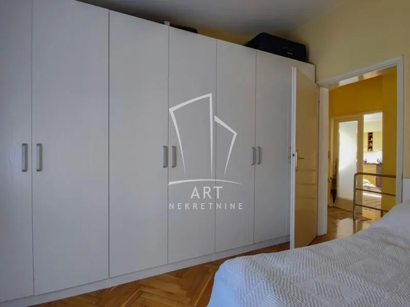 Prodaja, kuća, 204m², Banjica, Voždovac Sve Podlokacije