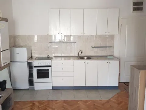 Izdavanje, garsonjera, 27m², Detelinara, Novi Sad Sve Podlokacije - image 7