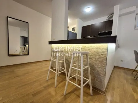 Rent, two bedroom apartment, 43m², Južni Bulevar, Vračar Sve Podlokacije - image 5