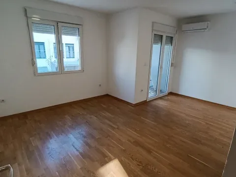 Prodaja, jednosoban stan, 43m², Blok 6, Podgorica - image 3