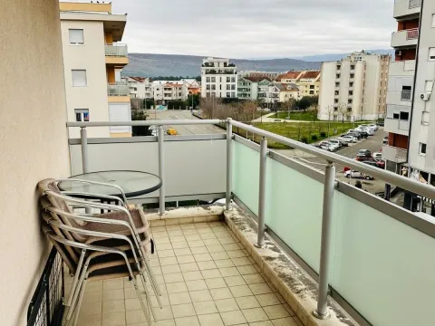 Rent, two bedroom apartment, 120m², City Kvart, Podgorica - image 12