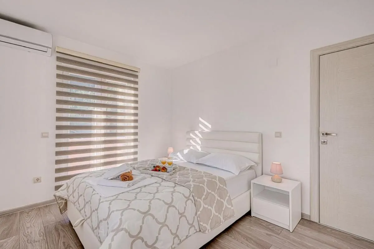 Rent, three bedroom apartment, 150m², Donja Lastva, Tivat