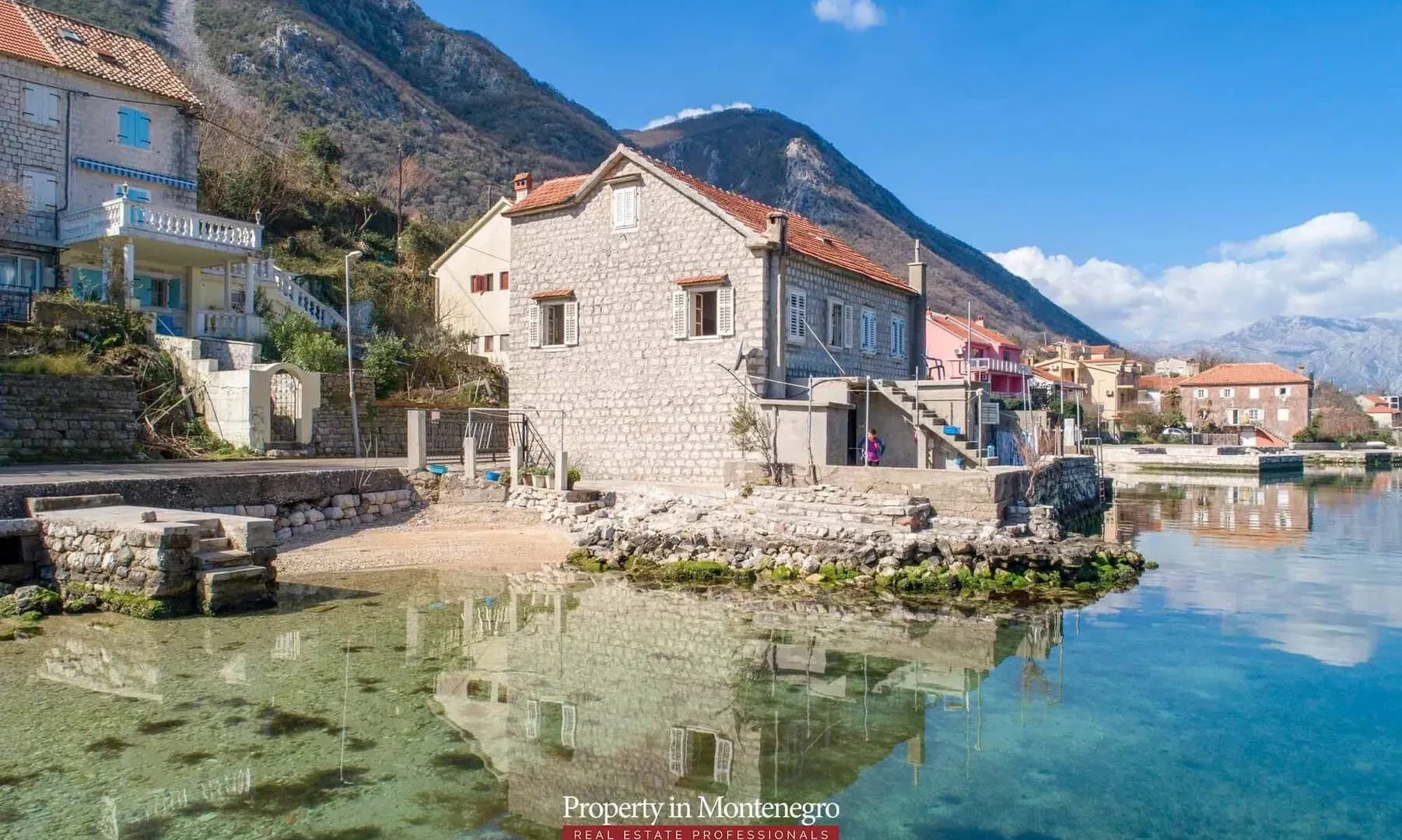 Sale, house, 100m², Prčanj, Kotor