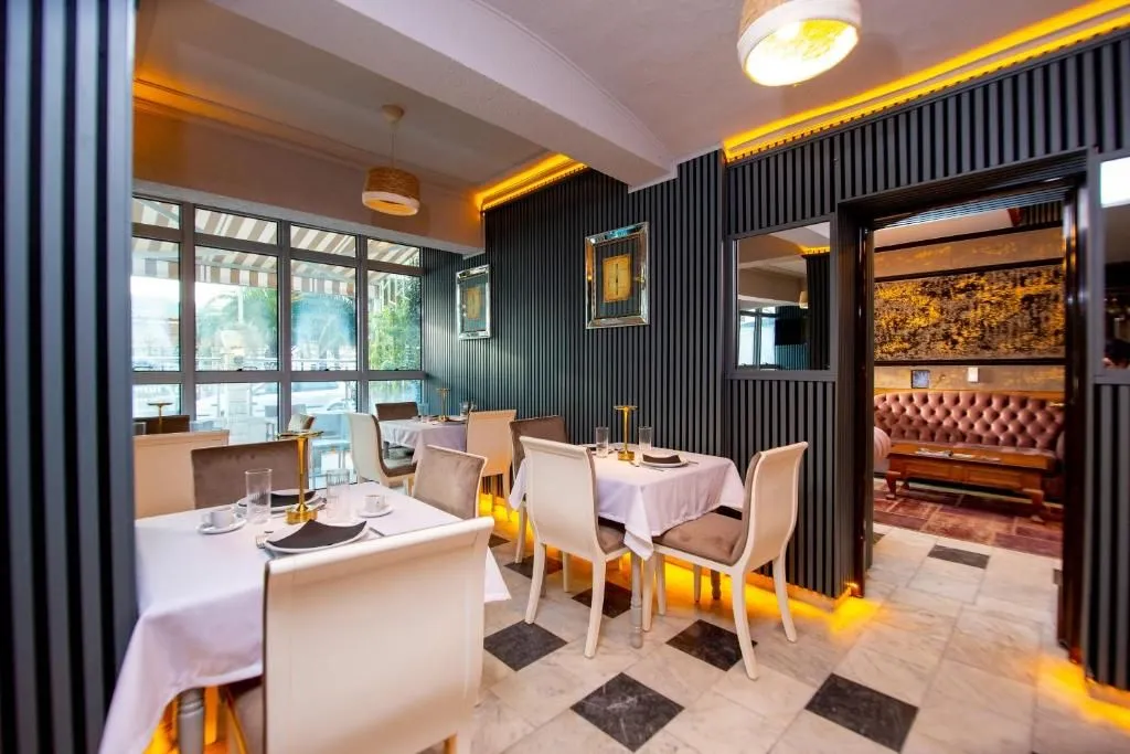 Rent, hospitality venue, 1500m², Bečići, Budva