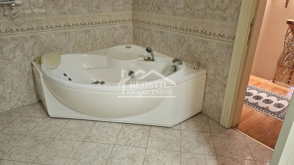 Izdavanje, stan, 191m², Stari Grad, Beograd