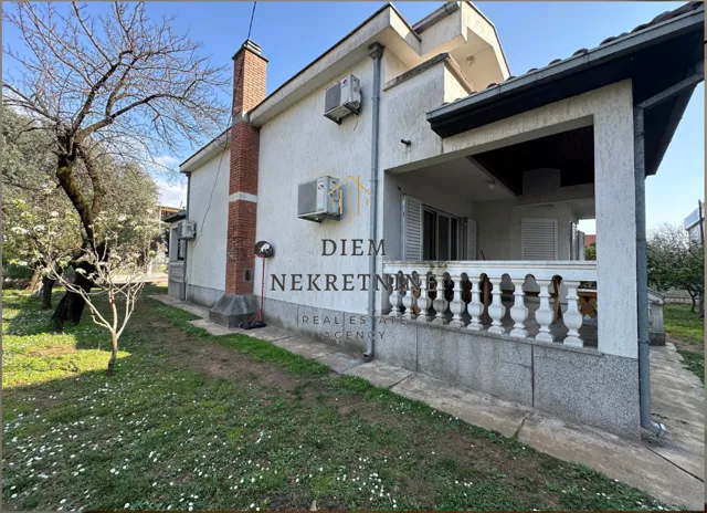 Izdavanje, kuća, 250m², Zabjelo, Podgorica