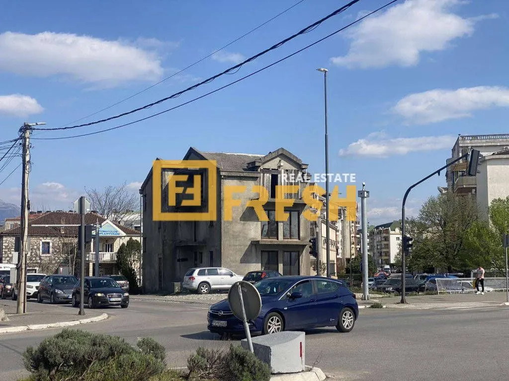 Rent, house, 400m², Stara Varoš, Podgorica
