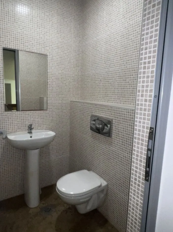 Rent, office space, 251m², Tološka šuma, Podgorica