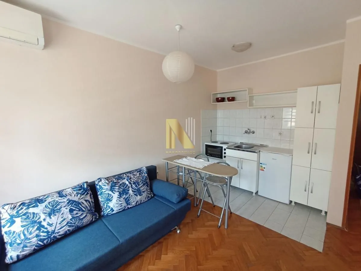 Rent, studio apartment, 21m², Bulevar Oslobodjenja, Novi Sad Sve Podlokacije