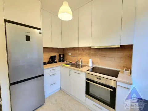 Rent, one bedroom apartment, 40m², Budva, Crna Gora - image 4