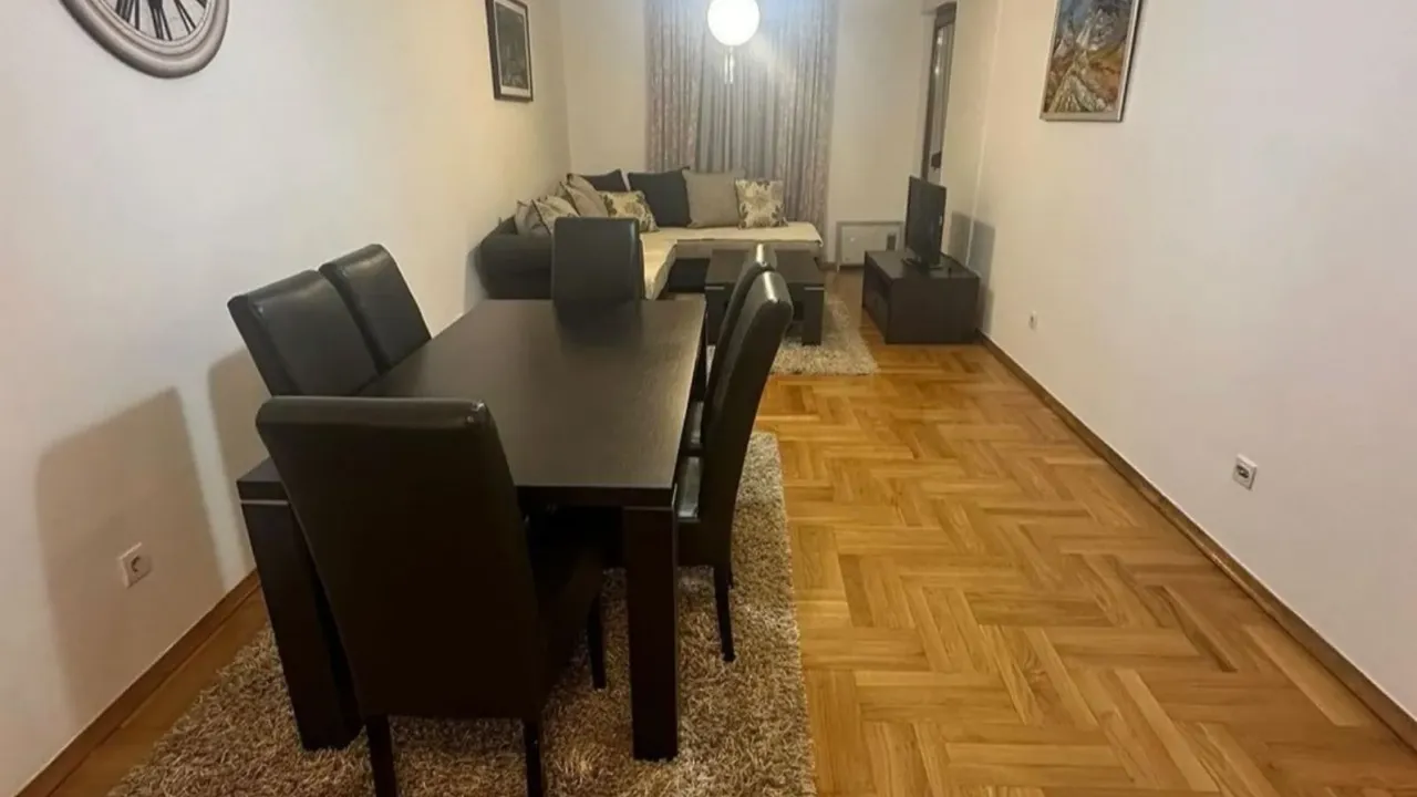 Izdavanje, jednosoban stan, 50m², Stari Aerodrom, Podgorica