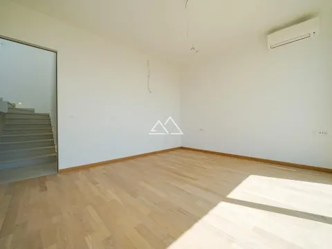 Prodaja, kuća, 286m², Donja Lastva, Tivat - image 16