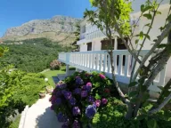 Prodaja, kuća, 250m², Reževići, Budva - image 1