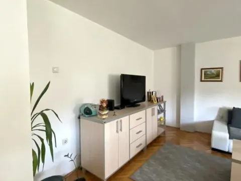 Izdavanje, trosoban stan, 76m², Palilula, Niš - image 3