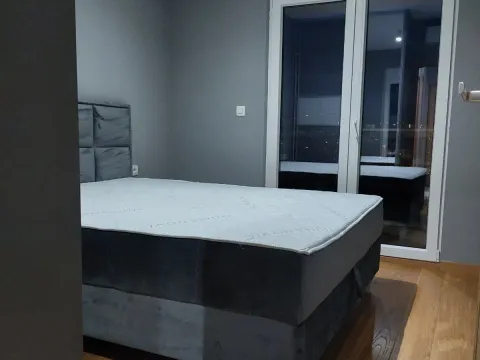 Izdavanje, jednosoban stan, 45m², New City, Podgorica - image 6