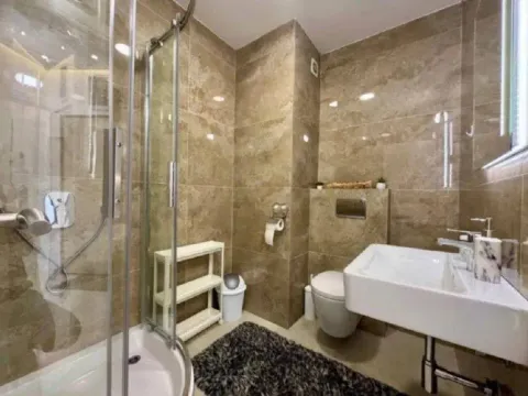 Izdavanje, dvosoban stan, 95m², Bečići, Budva - image 9