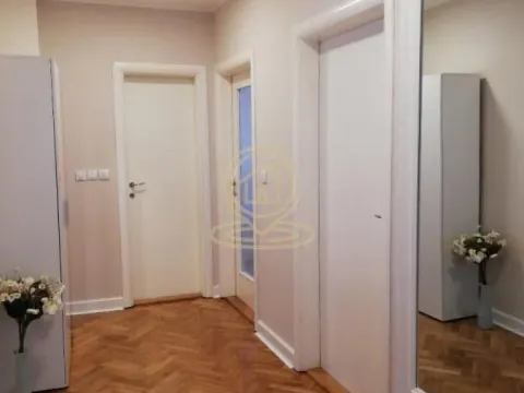 Izdavanje, četvorosoban stan, 130m², Grbavica, Novi Sad Sve Podlokacije - image 8