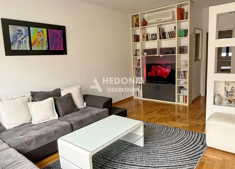 Izdavanje, dvosoban stan, 56m², Kalenić Pijaca, Vračar Sve Podlokacije