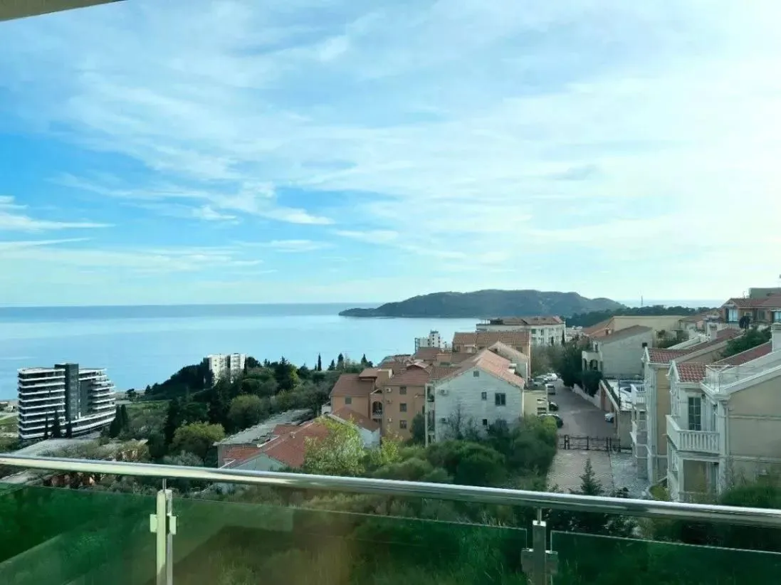 Sale, two bedroom apartment, 81m², Bečići, Budva
