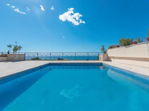 Izdavanje, kuća, 150m², Reževići, Budva - image 6