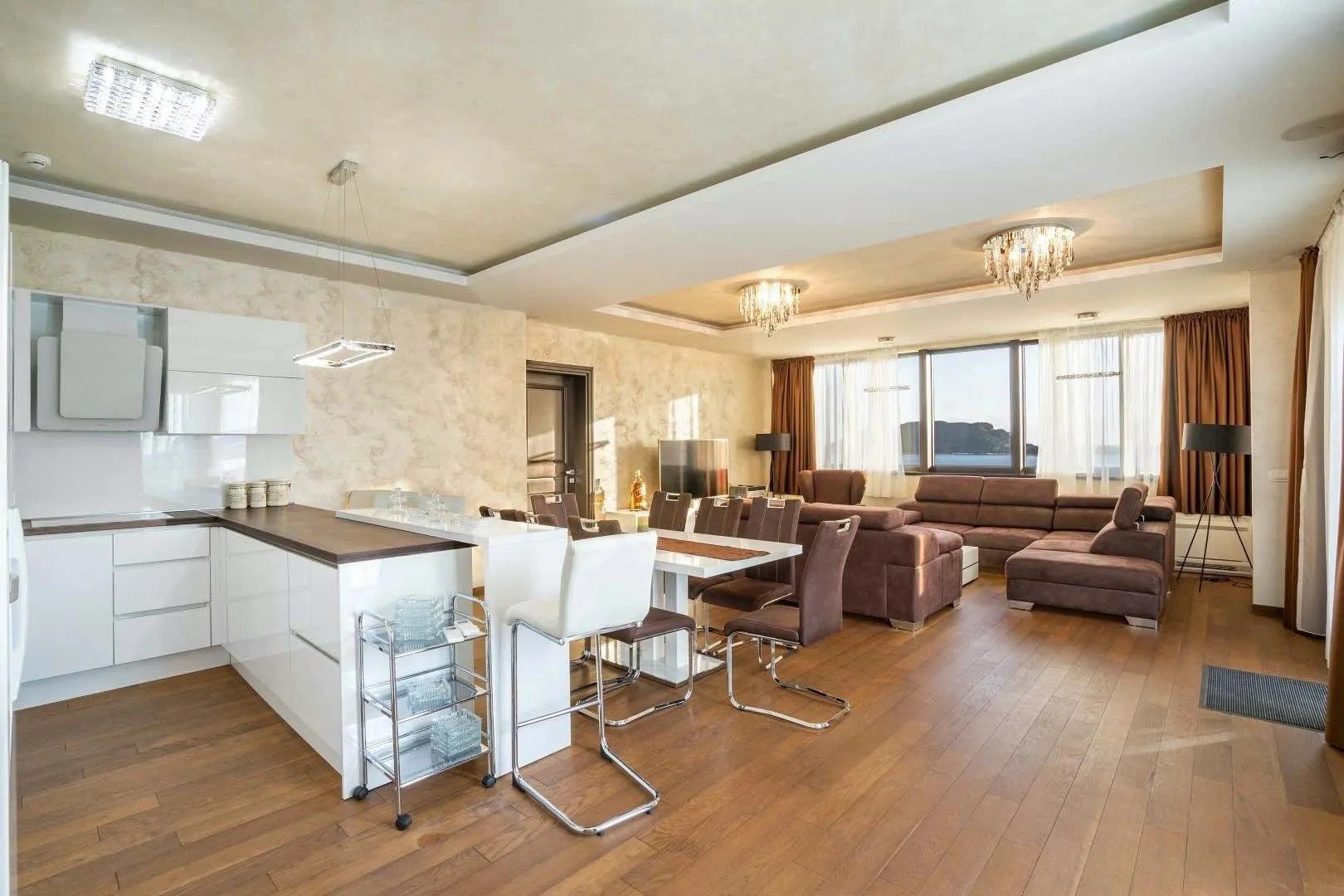 Prodaja, stan, 396m², Centar, Budva