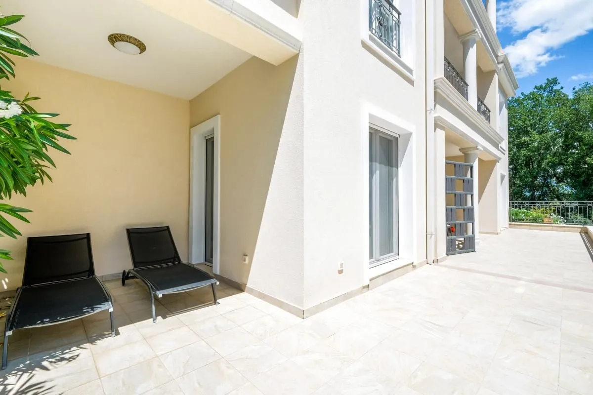 Prodaja, trosoban stan, 166m², Đenovići, Herceg Novi
