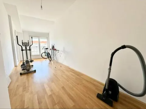 Izdavanje, dvosoban stan, 75m², Ljubović, Podgorica - image 5