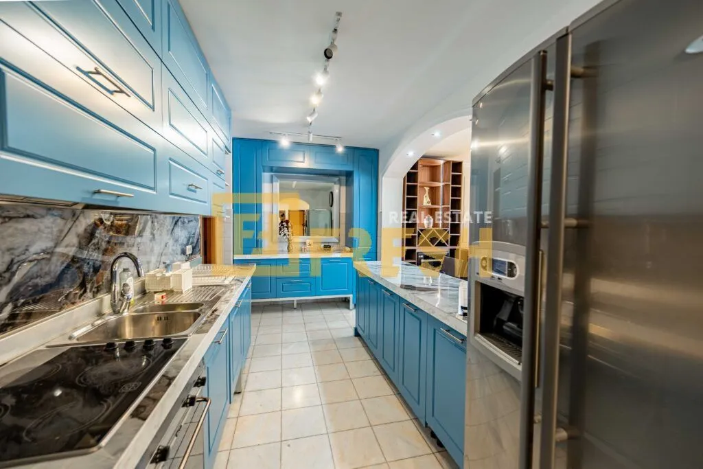 Prodaja, trosoban stan, 202m², Gorica C, Podgorica