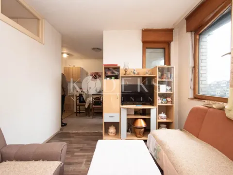 Izdavanje, jednosoban stan, 40m², Stari Aerodrom, Podgorica - image 1