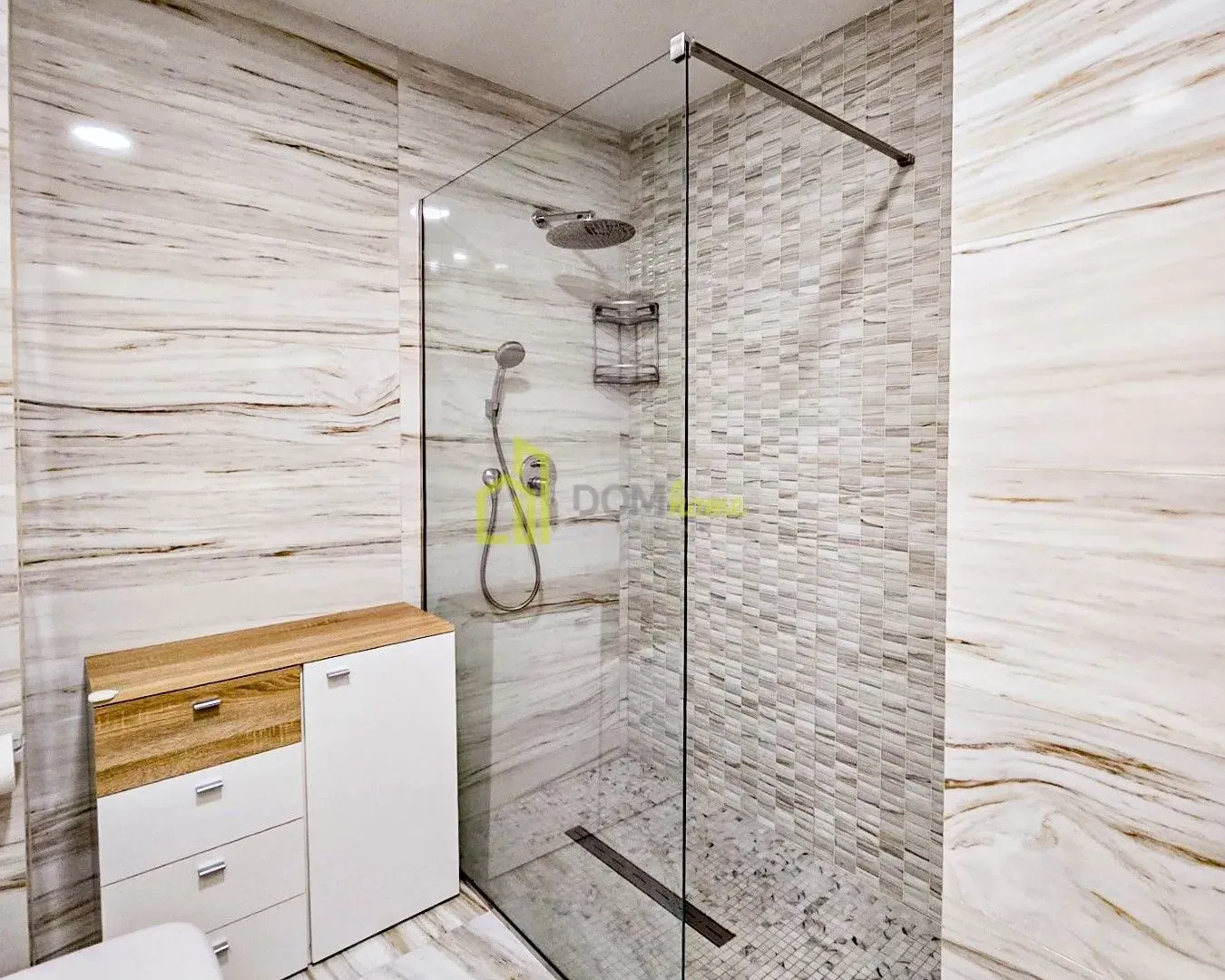 Izdavanje, trosoban stan, 95m², Momišići, Podgorica