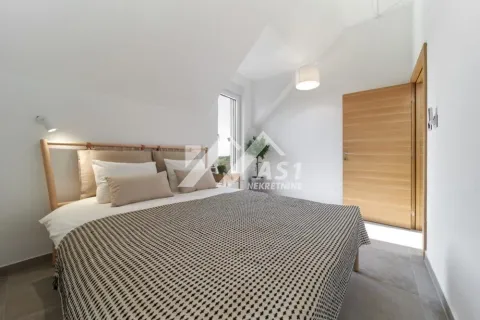 Rent, house, 350m², Sremski Karlovci, Novi Sad - image 13