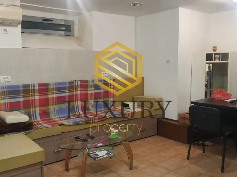 Izdavanje, poslovni prostor, 63m², Centar, Podgorica - image 6
