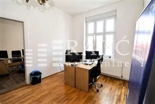 Izdavanje, četvorosoban stan, 125m², Stari Grad, Beograd