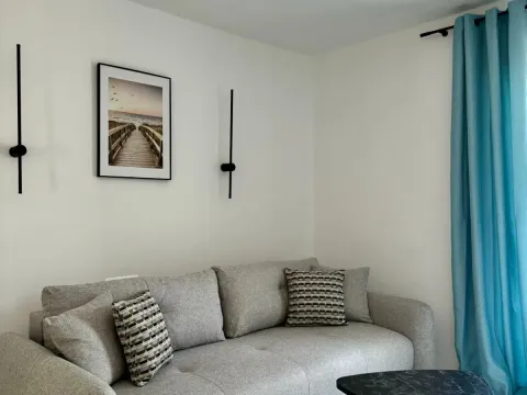 Izdavanje, garsonjera, 28m², Stoliv, Kotor - image 2