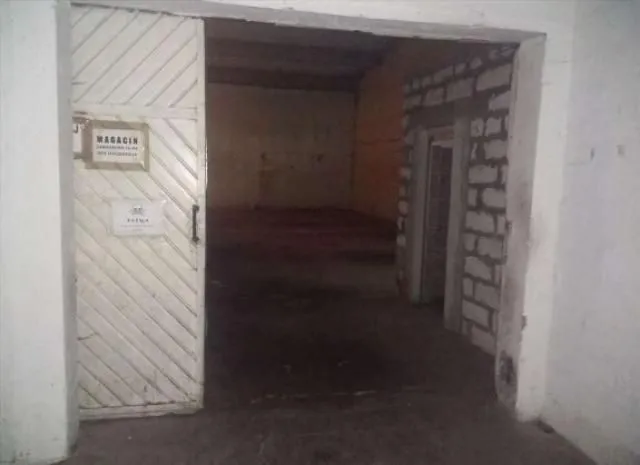Rent, office space, 700m², Surčin, Beograd