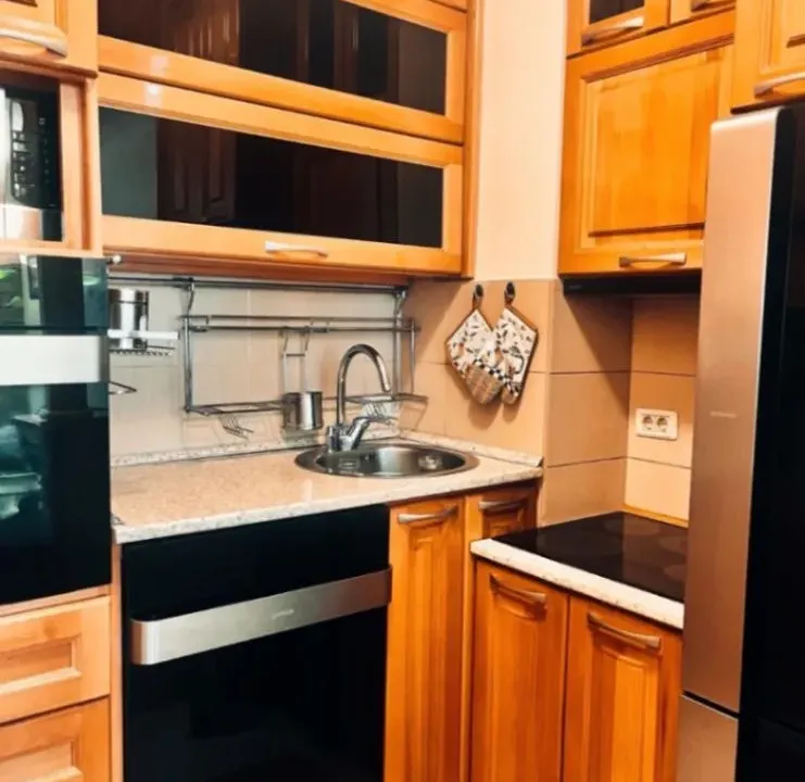 Izdavanje, jednosoban stan, 35m², Pobrežje, Podgorica