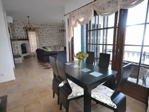 Prodaja, kuća, 235m², Kostanjica, Kotor - image 3