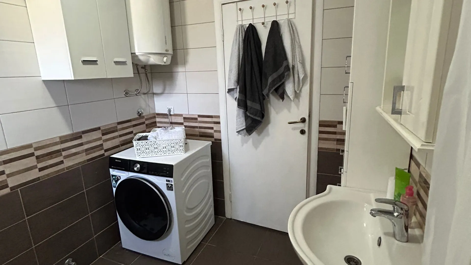 Sale, house, 200m², Donji Kokoti, Podgorica