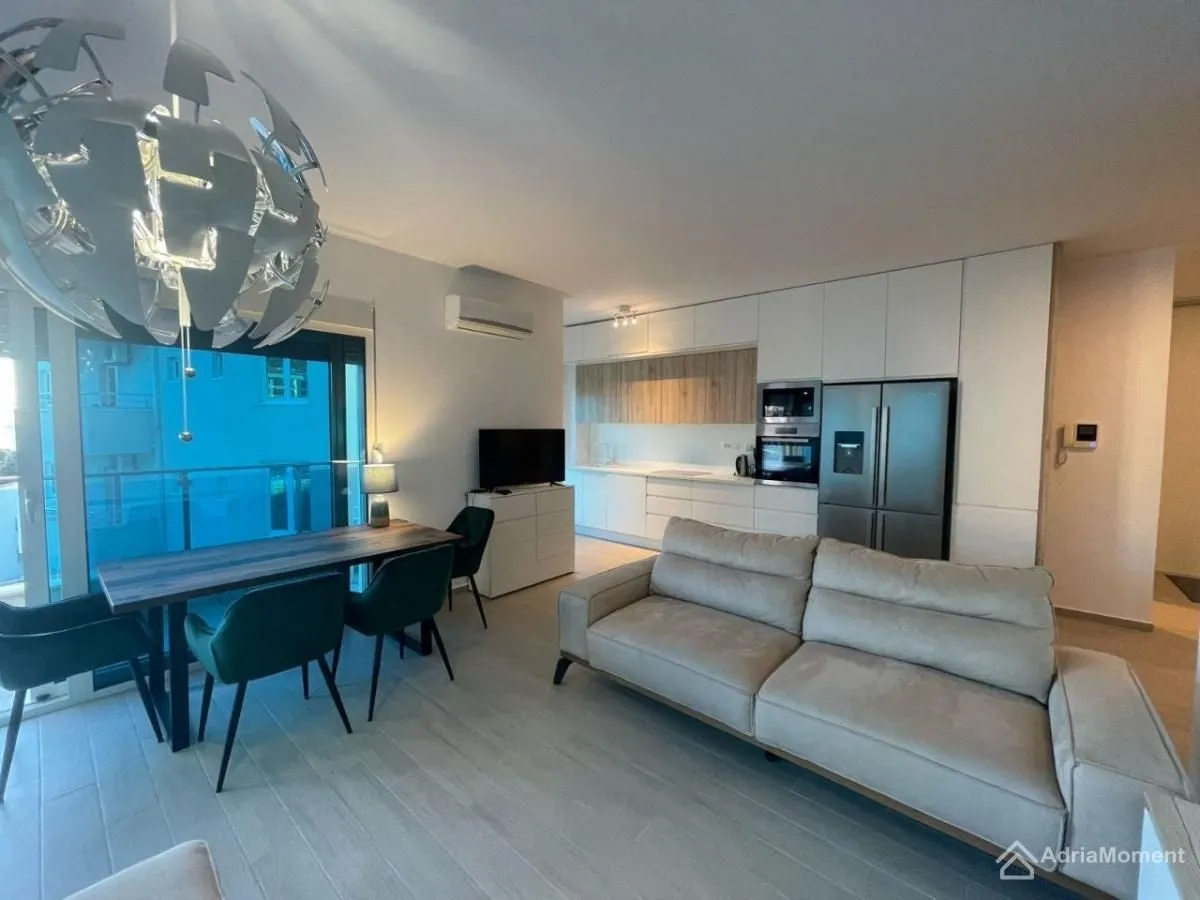 Sale, two bedroom apartment, 89m², Bečići, Budva