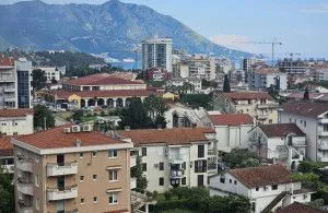 Izdavanje, trosoban stan, 100m², Golubovina, Budva