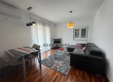 Rent, one bedroom apartment, 50m², City Kvart, Podgorica - image 11