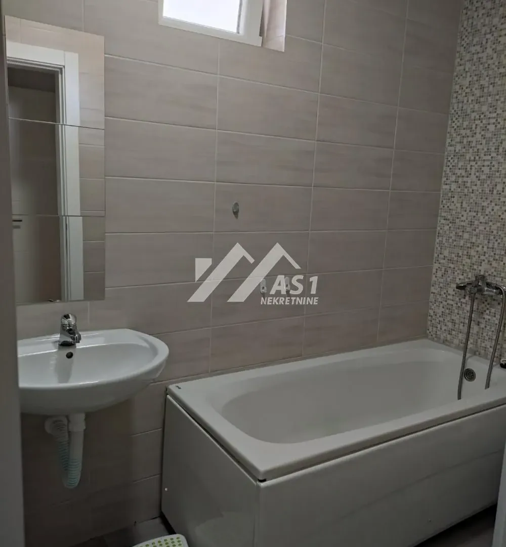 Izdavanje, trosoban stan, 78m², Adice, Novi Sad Sve Podlokacije