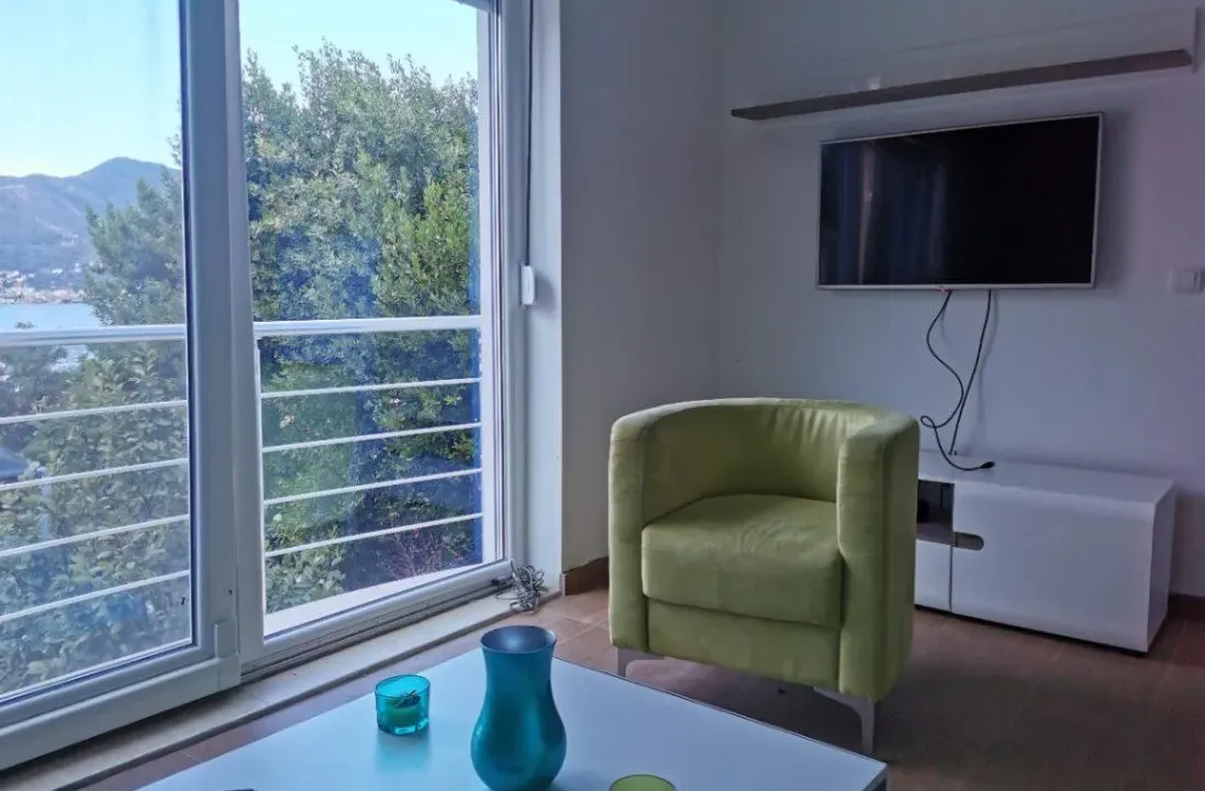 Izdavanje, jednosoban stan, 42m², Donja Lastva, Tivat