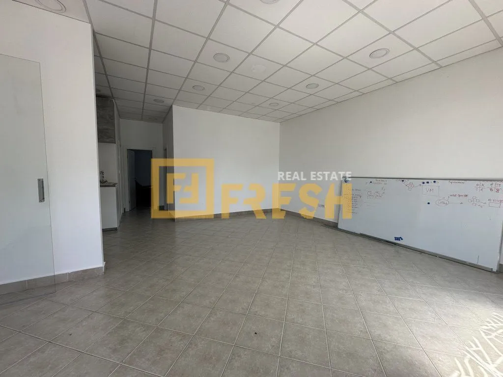 Rent, office space, 90m², Stari Aerodrom, Podgorica