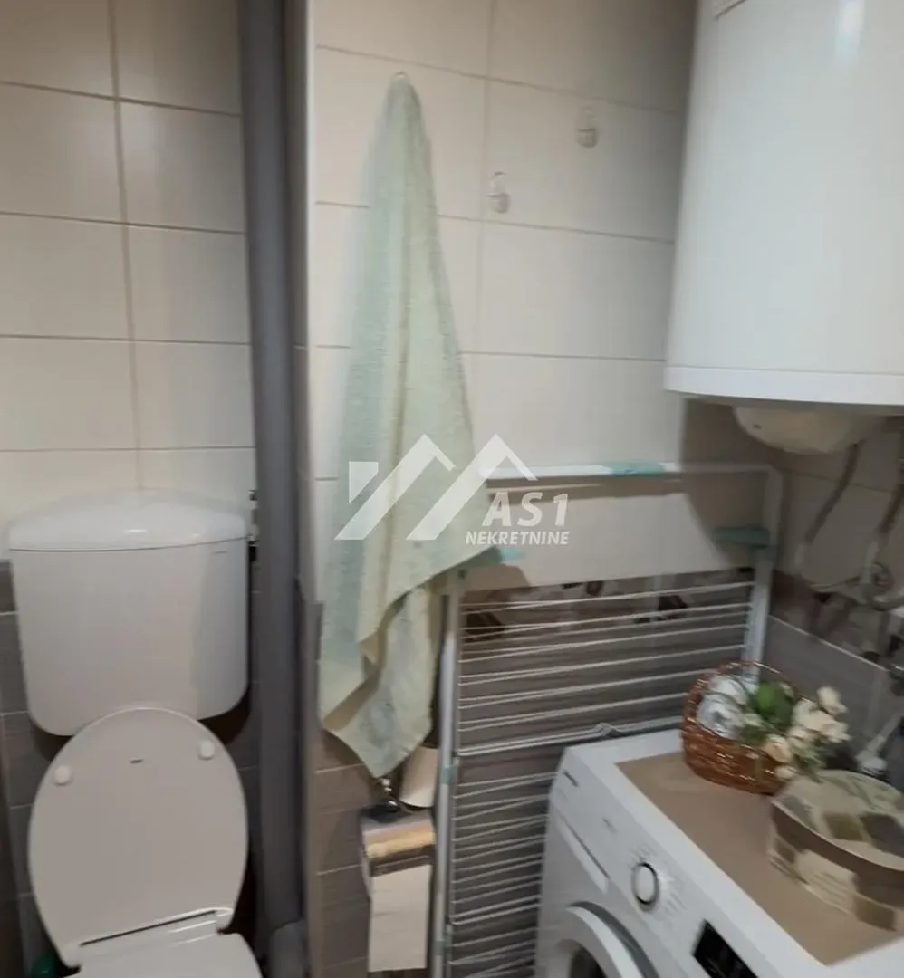 Izdavanje, dvosoban stan, 48m², Banatić, Novi Sad Sve Podlokacije