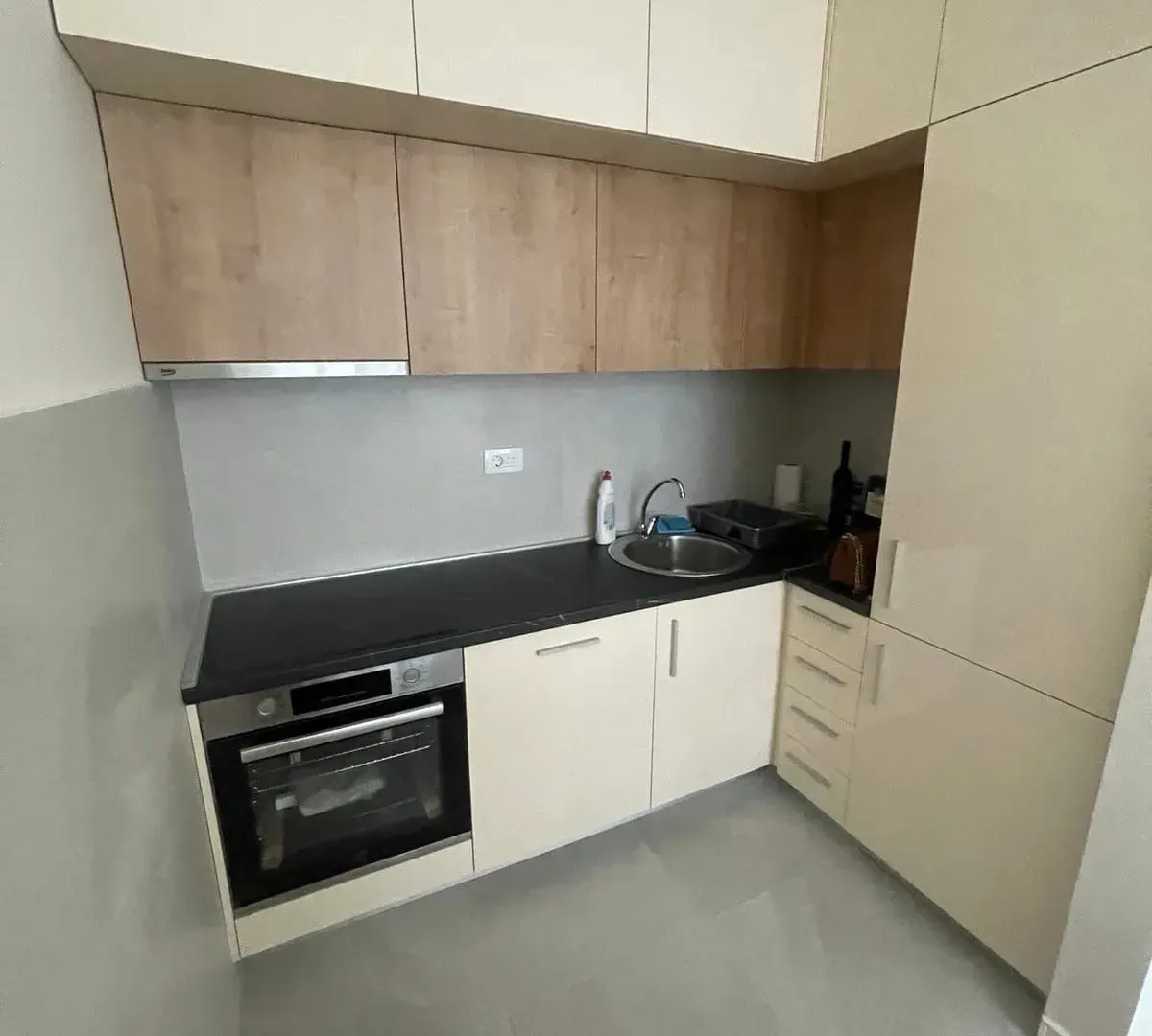 Izdavanje, jednosoban stan, 47m², Central Point, Podgorica