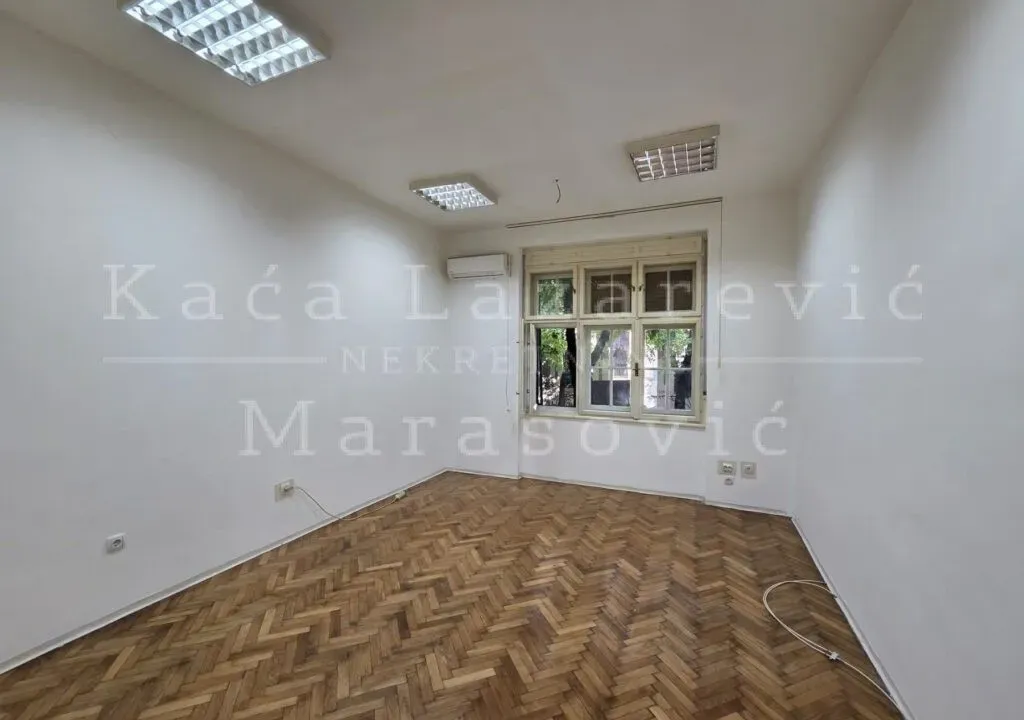 Izdavanje, jednosoban stan, 30m², Stari Grad, Beograd