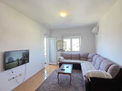 Rent, one bedroom apartment, 45m², Stari Aerodrom, Podgorica - image 1